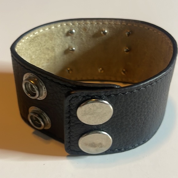 Harley Davidson Cuff - Picture 3 of 9